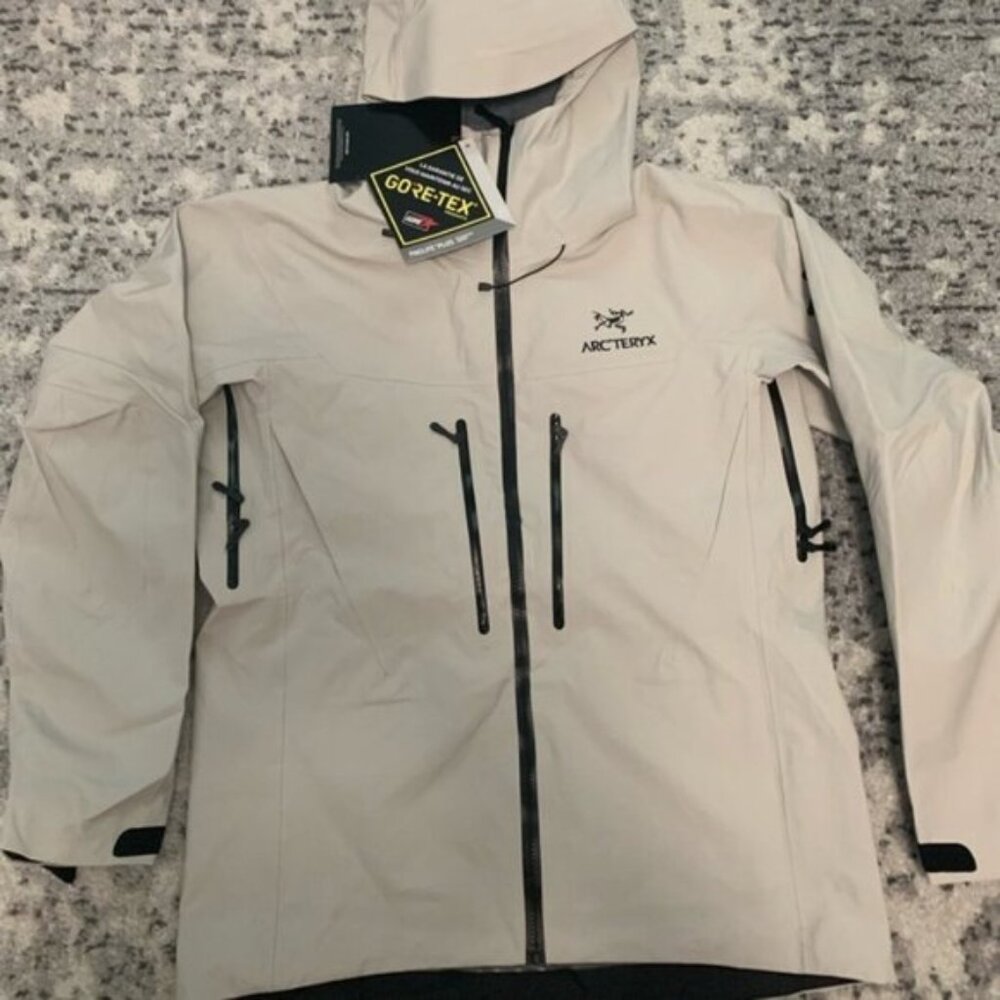 Arcteryx Alpha SV Gortex Jacket Ivory Men’s Large